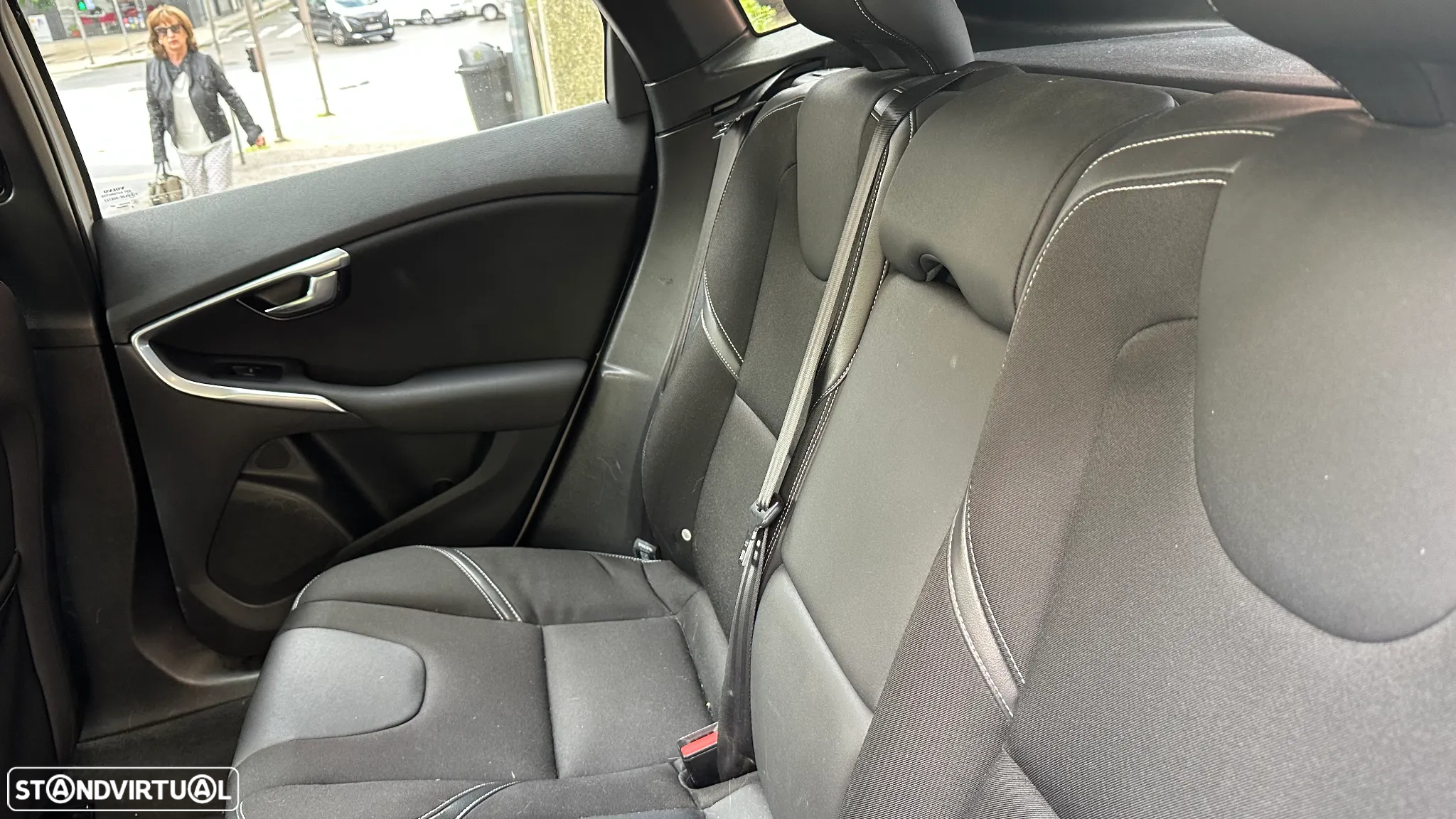 Volvo V40 1.6 D2 R-Design - 18