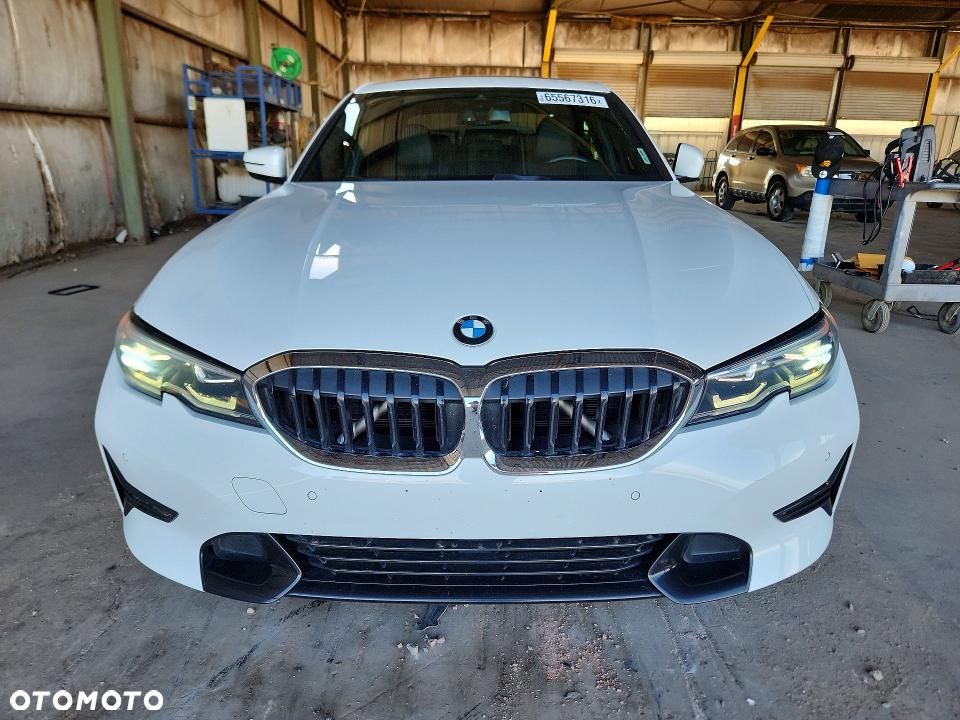 BMW Seria 3 330i Advantage sport - 5
