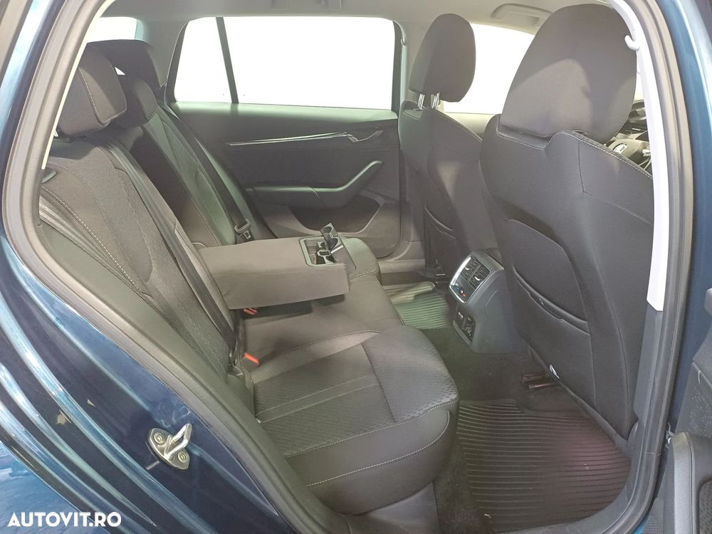 Skoda Octavia 2.0 TDI DSG Style - 29