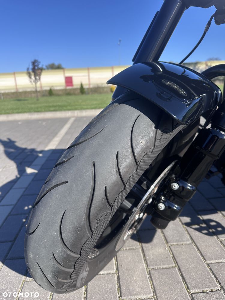 Harley-Davidson Softail Fat Bob - 15