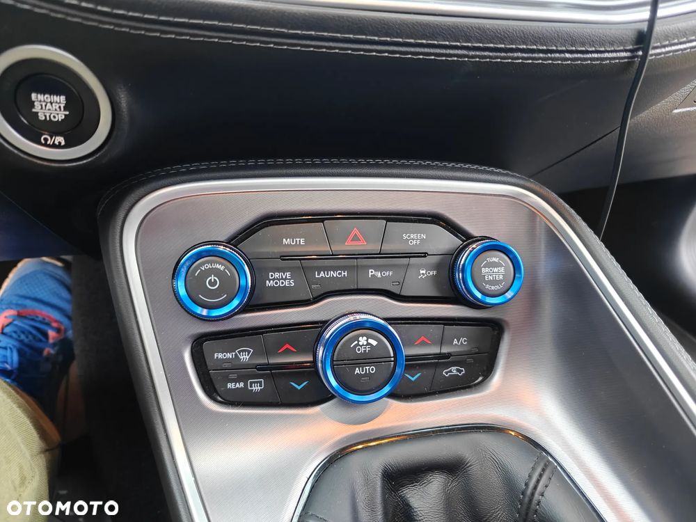 Dodge Challenger - 18