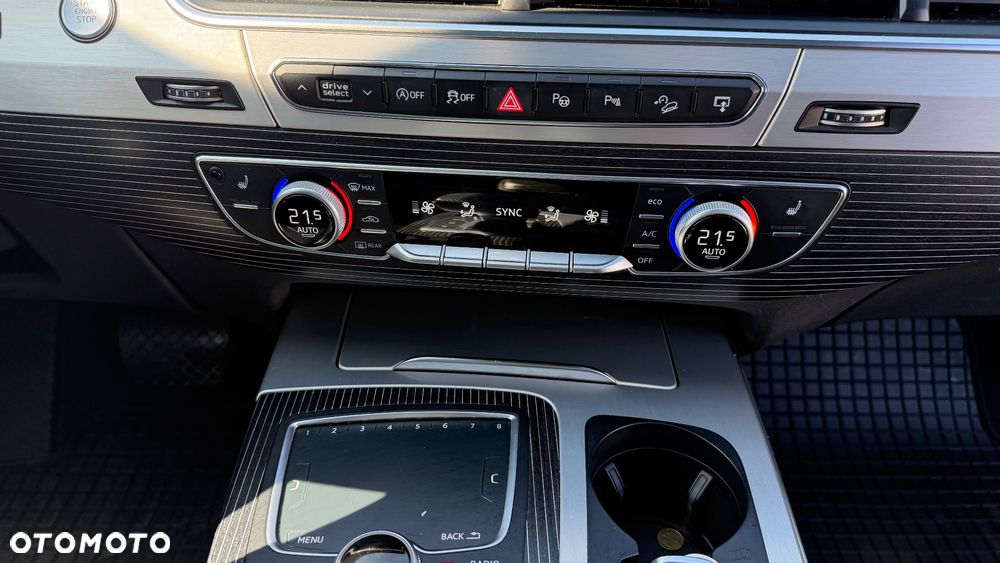 Audi Q7 - 11