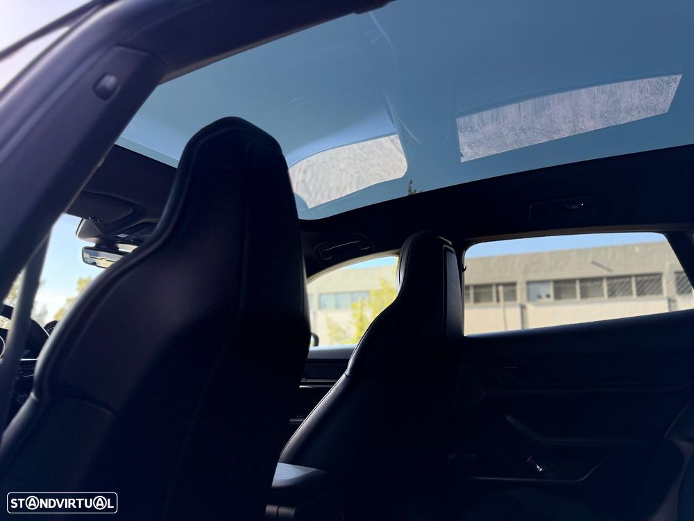 Porsche Taycan Cross Turismo 4S - 34