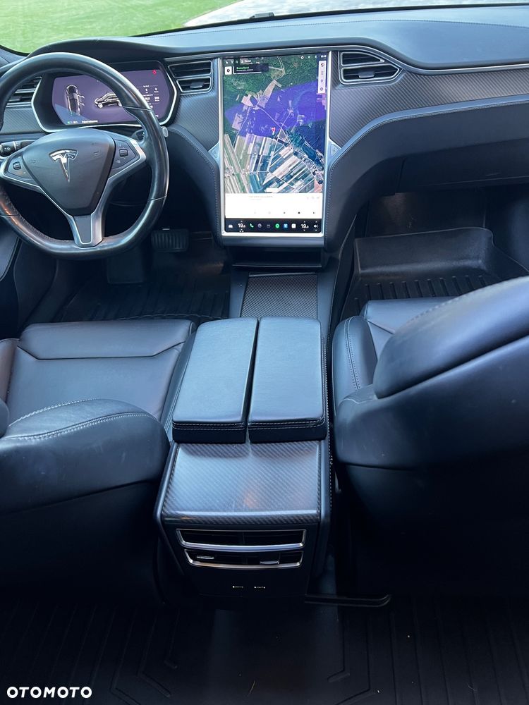 Tesla Model S - 18