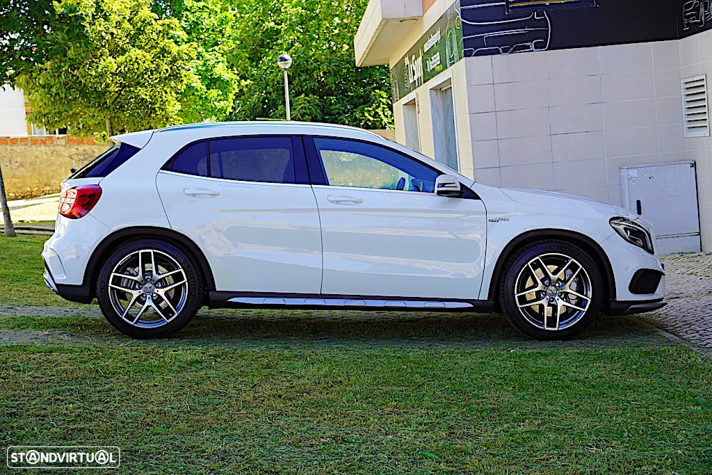 Mercedes-Benz GLA 45 AMG 4-Matic - 10
