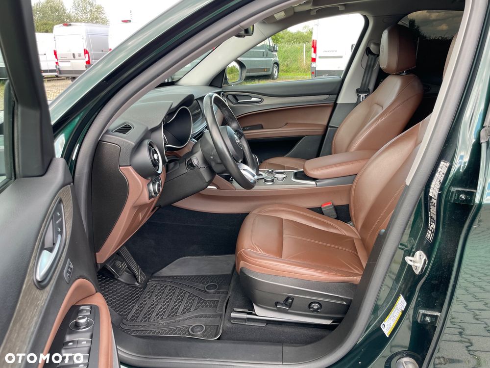 Alfa Romeo Stelvio 2.0 Turbo Veloce Q4 - 9