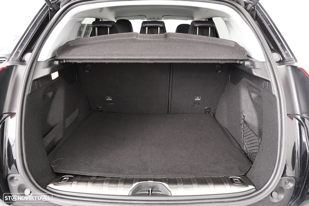 Peugeot 2008 1.2 PureTech Allure - 24