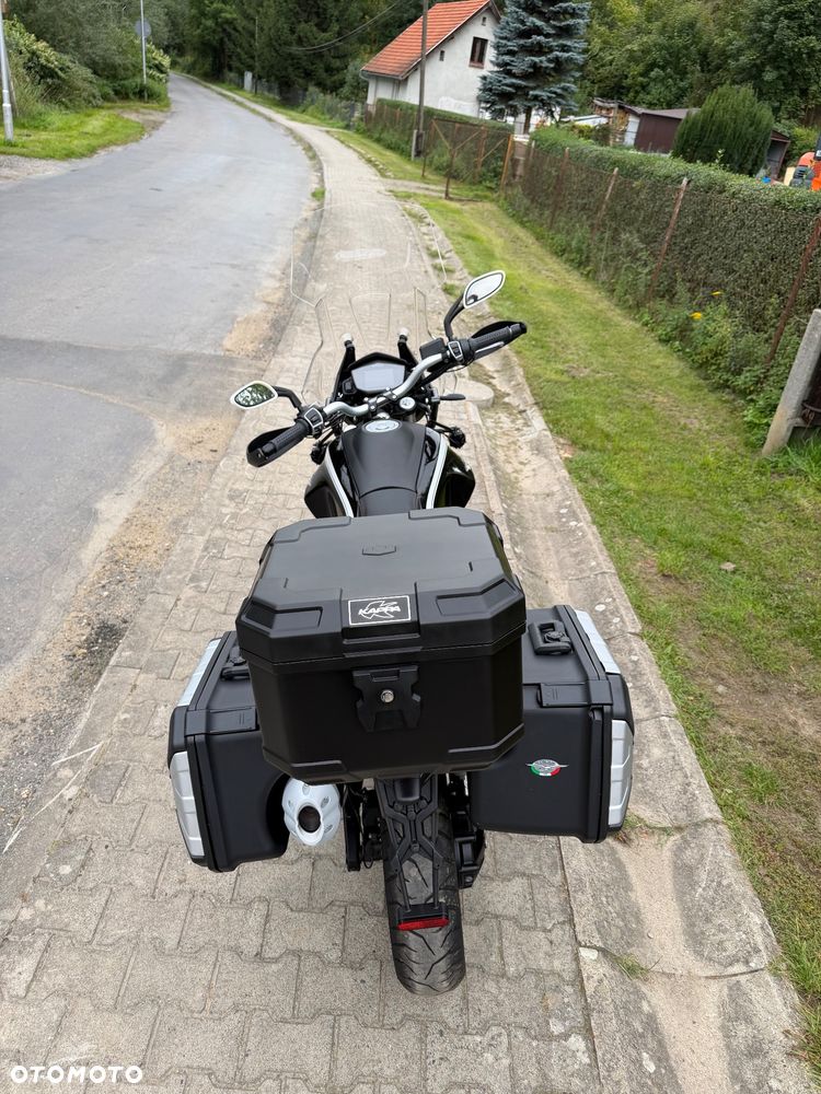 Moto Guzzi V85 - 36