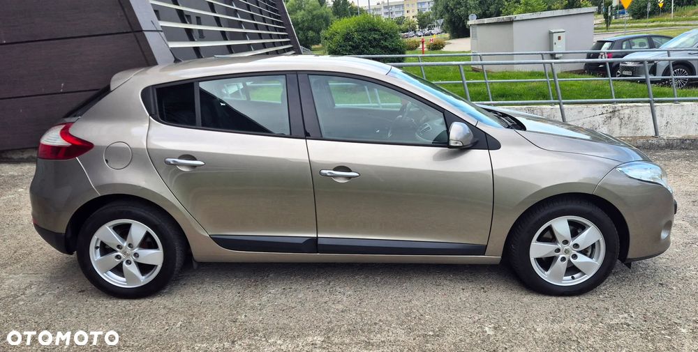 Renault Megane 1.6 16V 110 LIMITED - 11