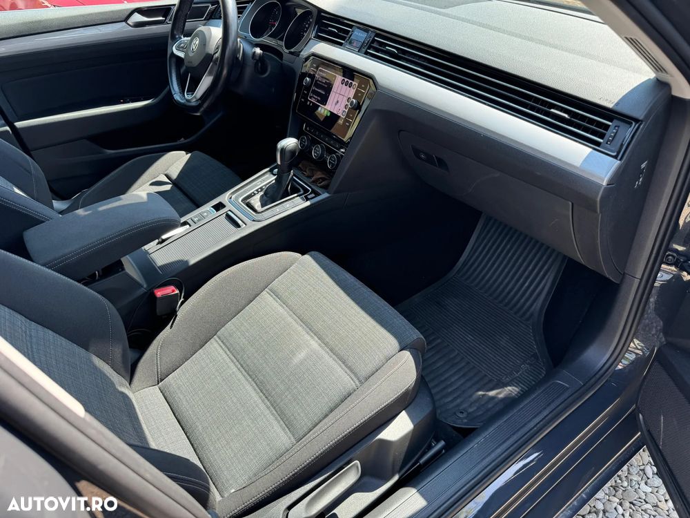 Volkswagen Passat 2.0 TDI SCR DSG Comfortline - 23