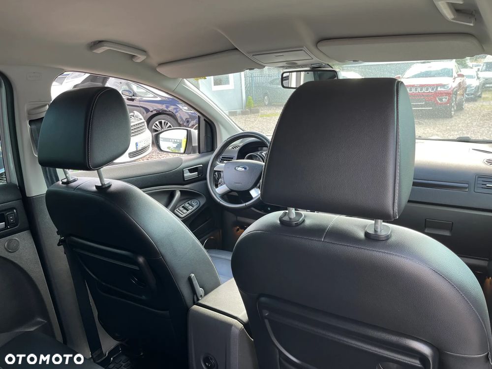 Ford Kuga - 26