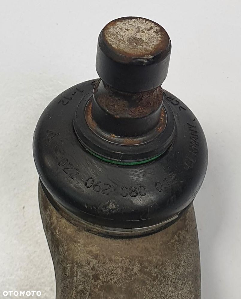 WAHACZ PRAWY PRZÓD VW PASSAT B5 - 5