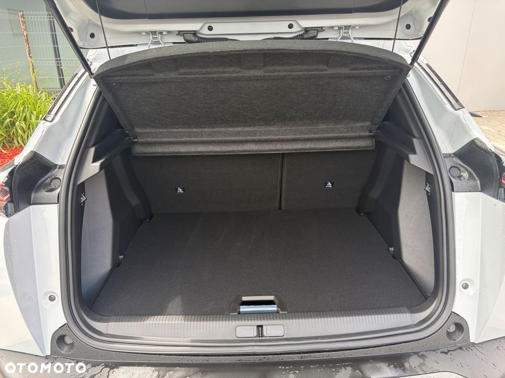 Peugeot 2008 PureTech mHEV Allure e-DCS6 - 8