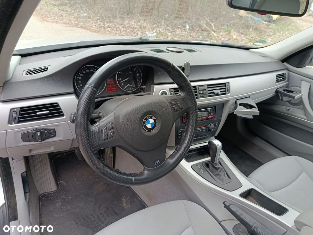 BMW Seria 3 325i - 9