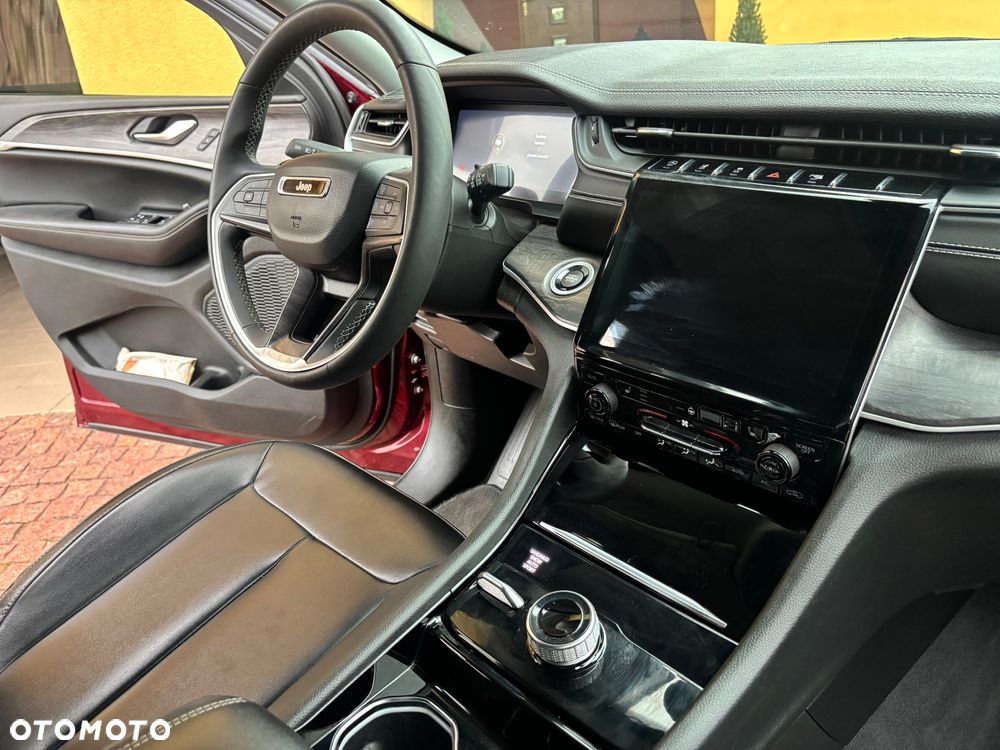 Jeep Grand Cherokee - 11