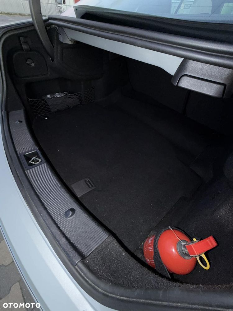 Mercedes-Benz Klasa E 220 CDI DPF BlueEFFICIENCY 7G-TRONIC Avantgarde - 8