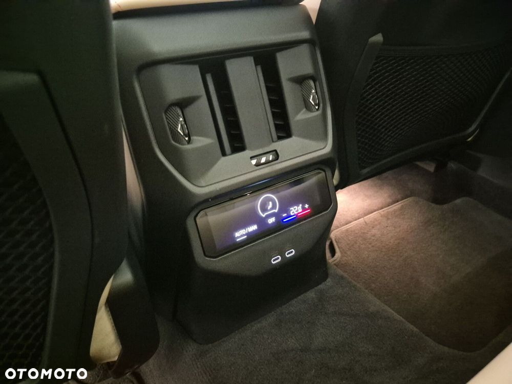 BMW X3 xDrive20d mHEV - 24
