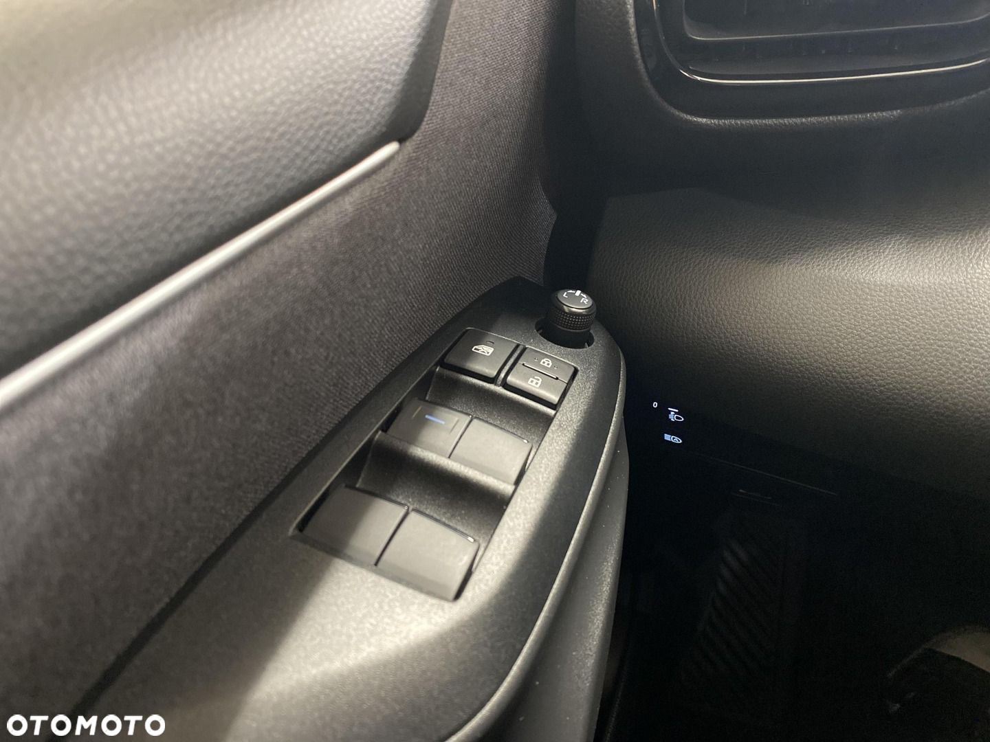 Toyota Yaris Hybrid 1.5 Comfort - 19