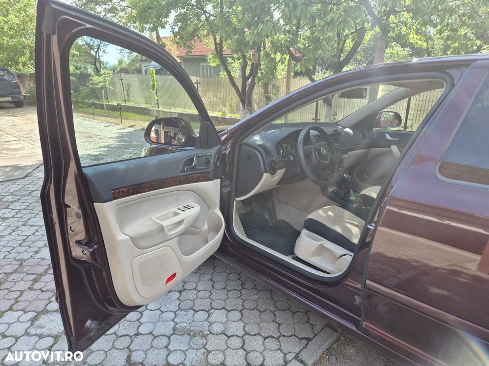 Skoda Octavia 1.2 TSI Ambiente - 12