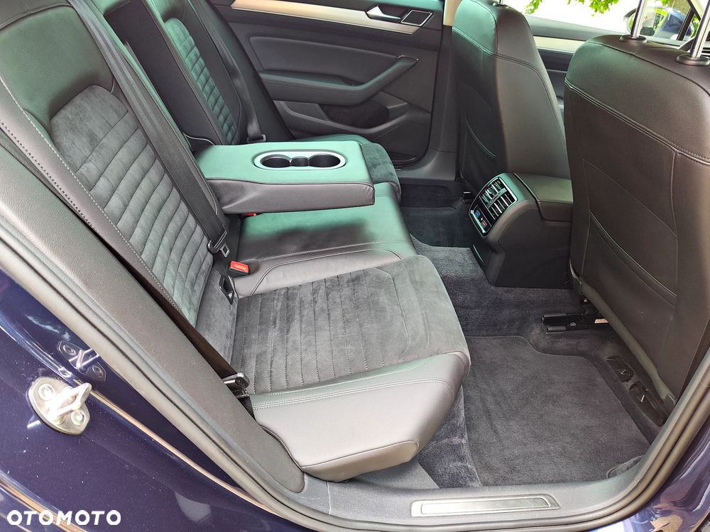 Volkswagen Passat - 28