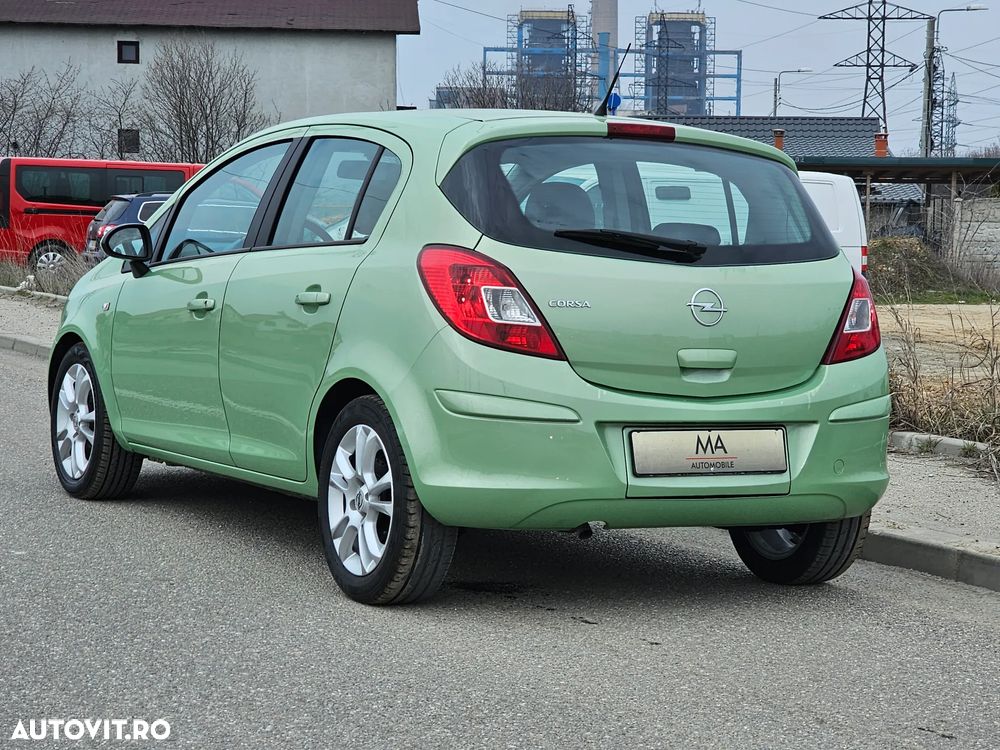 Opel Corsa 1.2 16V Innovation - 4