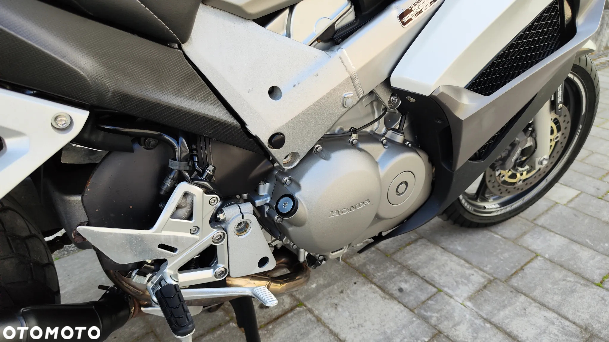 Honda VFR - 28