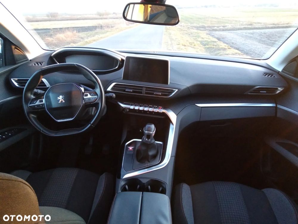 Peugeot 3008 1.5 BlueHDi Allure S&S - 9