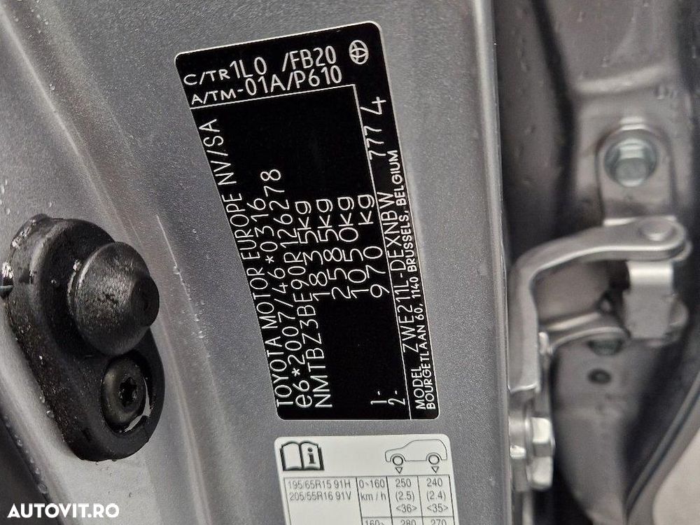 Toyota Corolla 1.8 HSD Business - 30