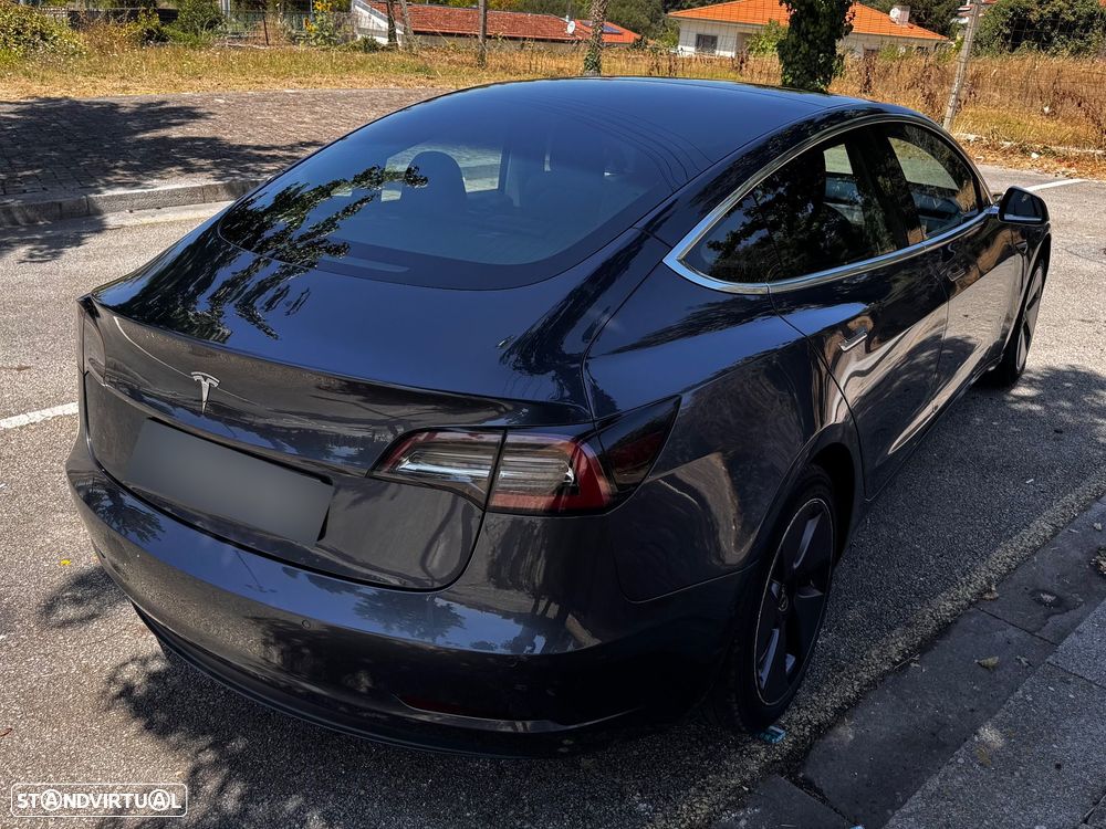 Tesla Model 3 - 3