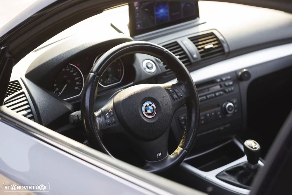 BMW 118 d Pack M - 16
