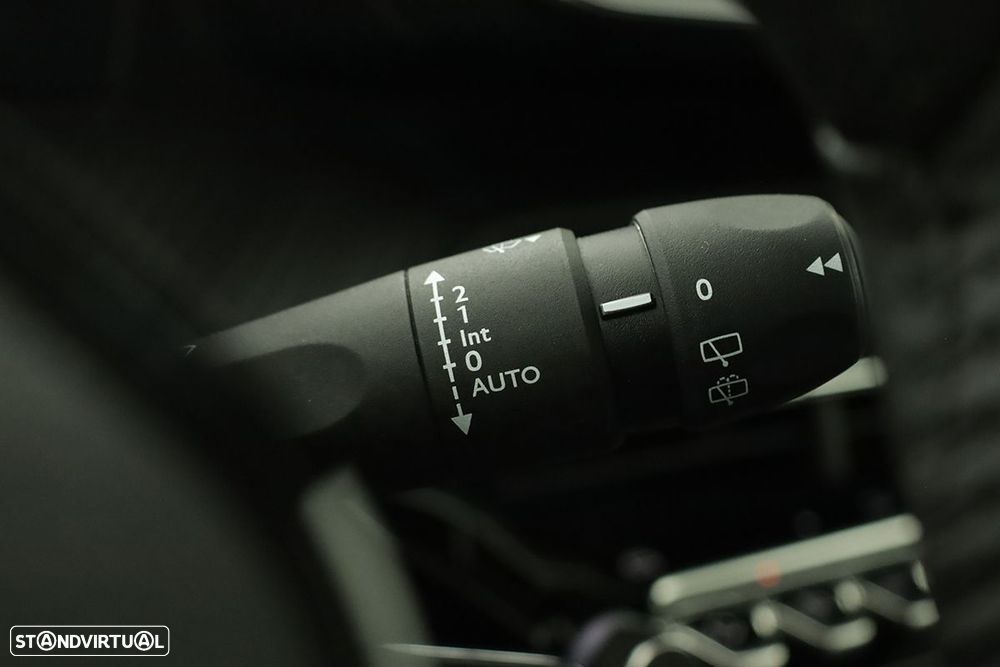 Peugeot 2008 1.2 PureTech Allure - 18