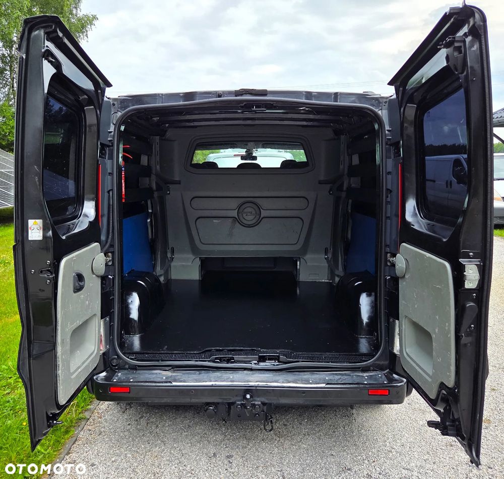 Opel Vivaro - 10