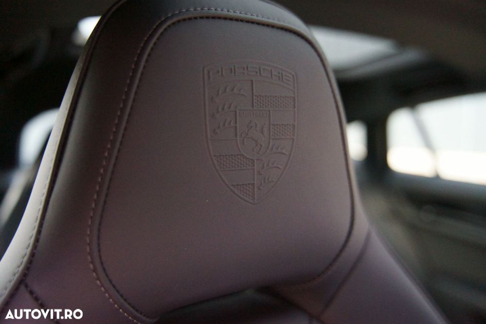 Porsche Panamera 4 E-Hybrid - 17
