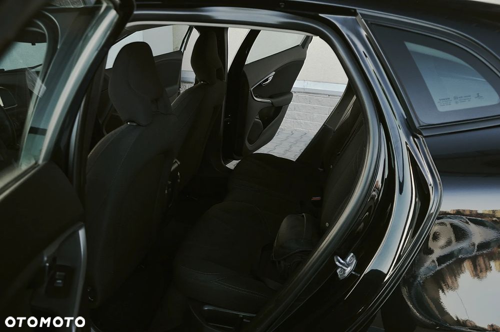 Volvo V40 D2 Momentum - 9