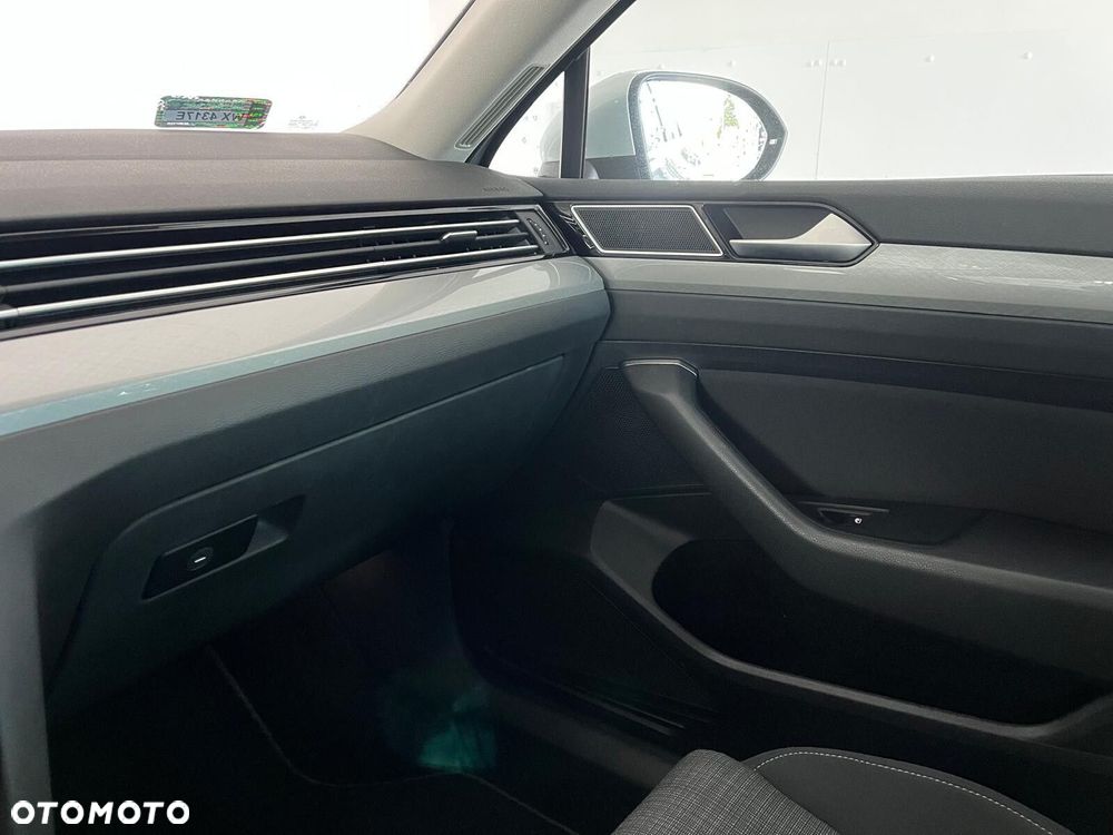 Volkswagen Passat - 18