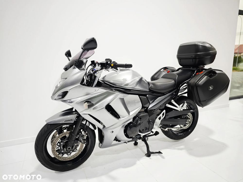 Suzuki GSX - 14