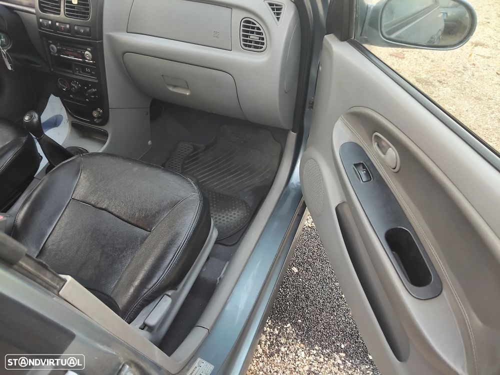 Kia Rio SW 1.3 LS - 10