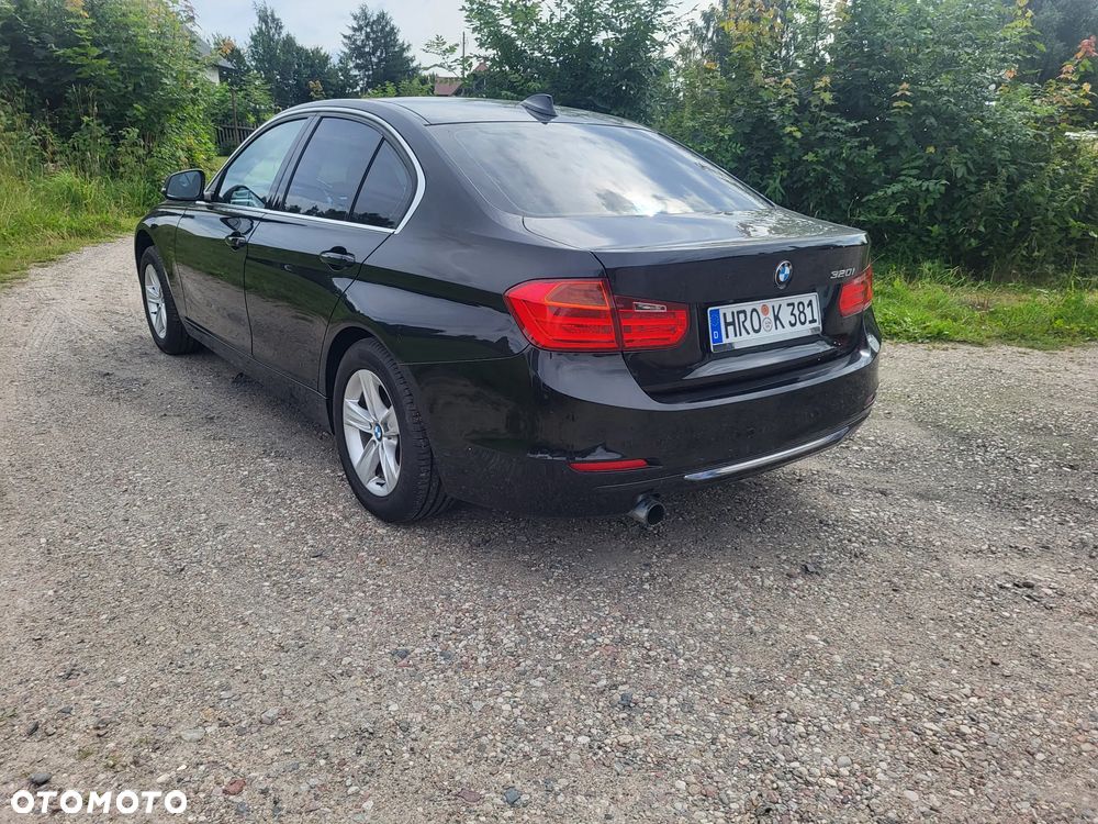 BMW Seria 3 320i Sport Line - 7