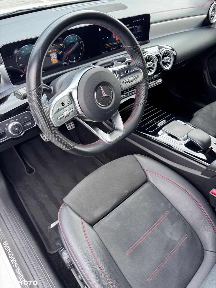 Mercedes-Benz CLA 200 AMG Line 7G-DCT - 23