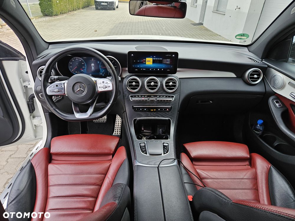 Mercedes-Benz GLC 300 d 4Matic 9G-TRONIC Exclusive - 20
