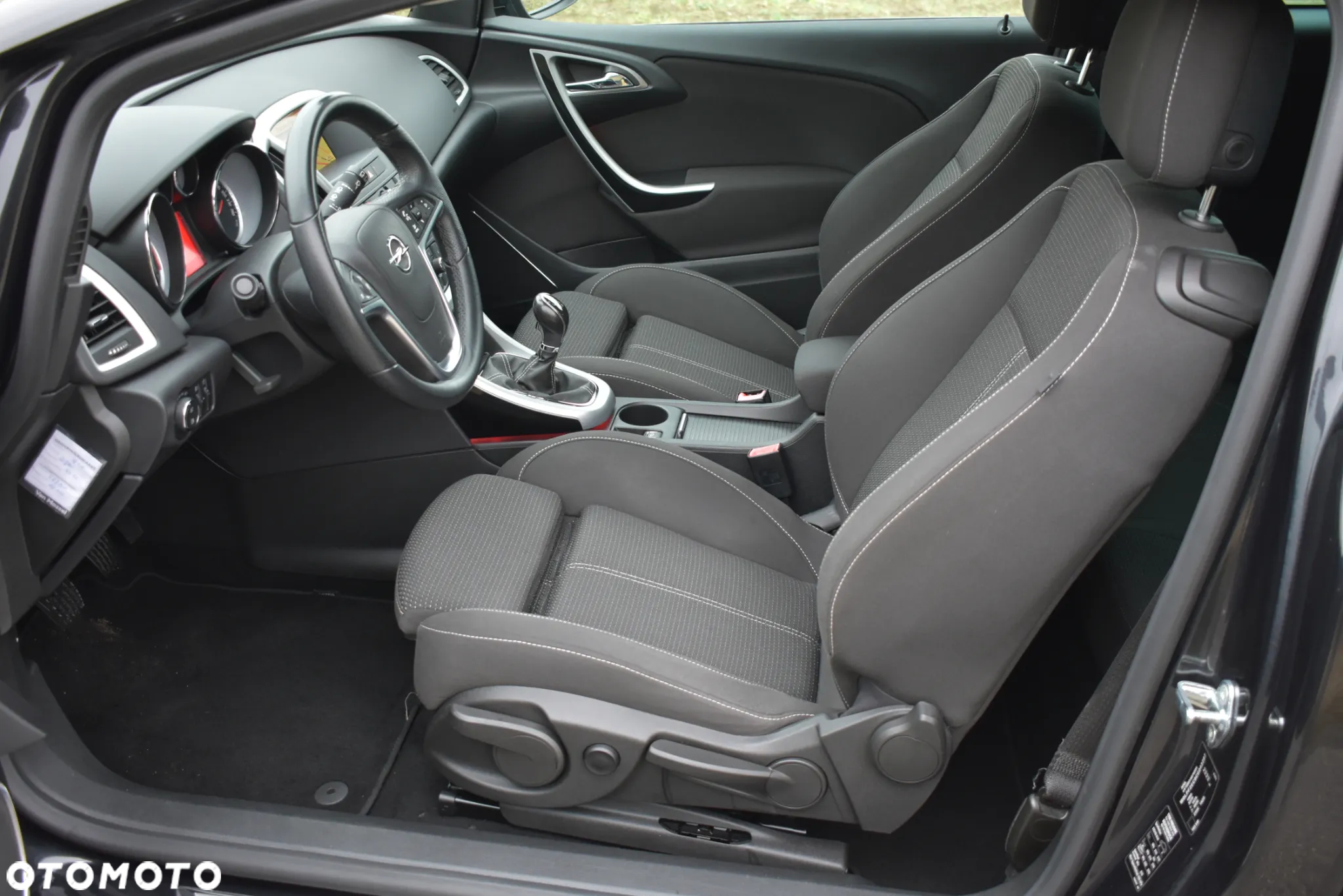 Opel Astra IV GTC 1.4 T Sport - 5