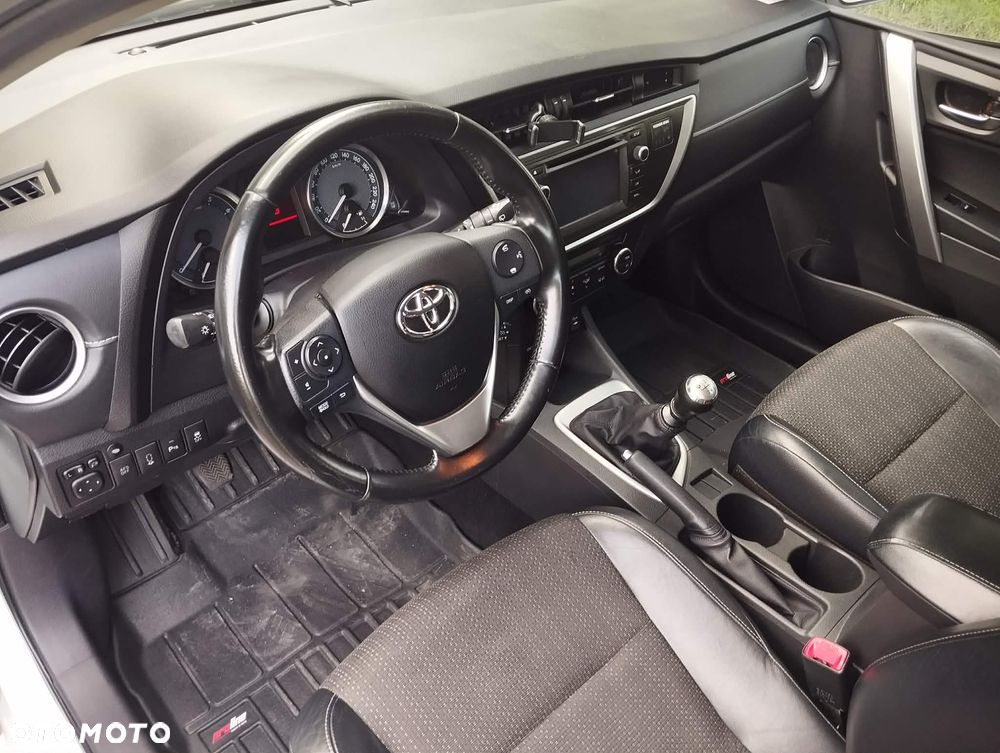 Toyota Auris 1.6 Dynamic - 4