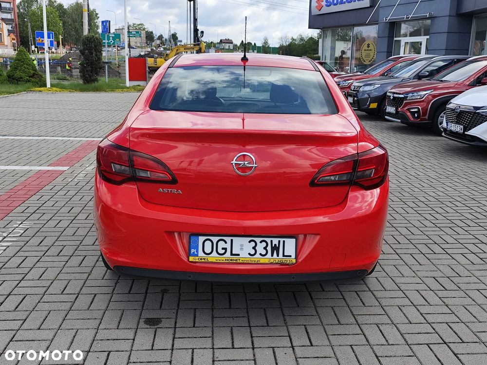 Opel Astra 1.6 Business EU6 - 9