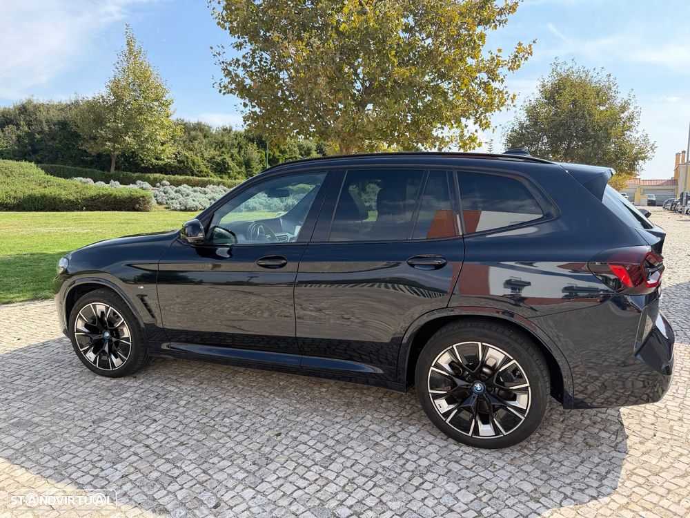 BMW iX3 M Sport Impressive - 10