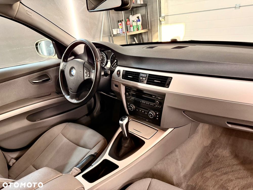 BMW Seria 3 318d DPF - 9