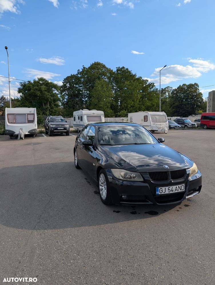 BMW Seria 3 318i - 1