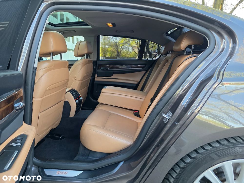 BMW Seria 7 730d xDrive - 24