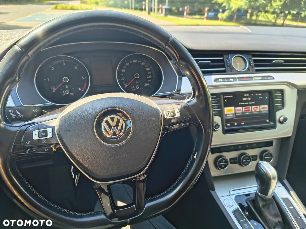 Volkswagen Passat 1.6 TDI (BlueMotion Technology) DSG Comfortline - 18