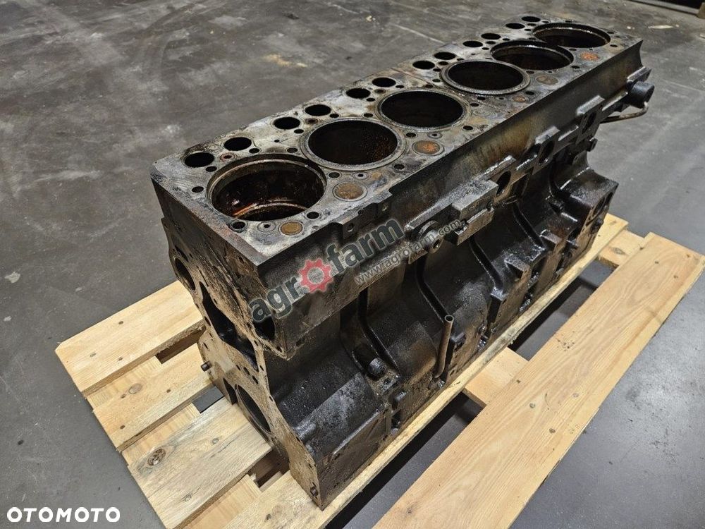 Blok silnika Massey Frguson 8690, 8680, 8670, 8660 - 3