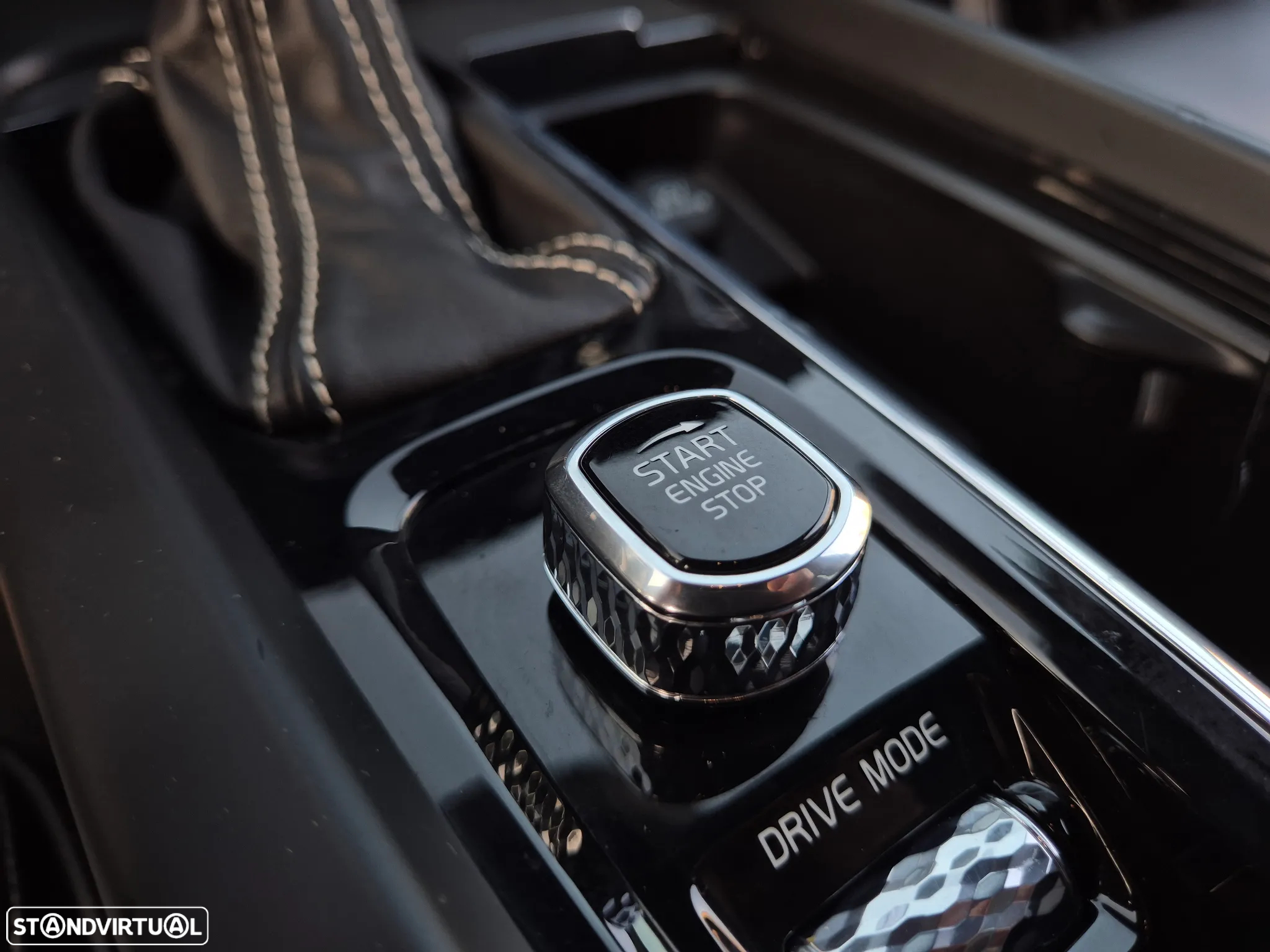 Volvo V60 2.0 D4 R-Design Geartronic - 48